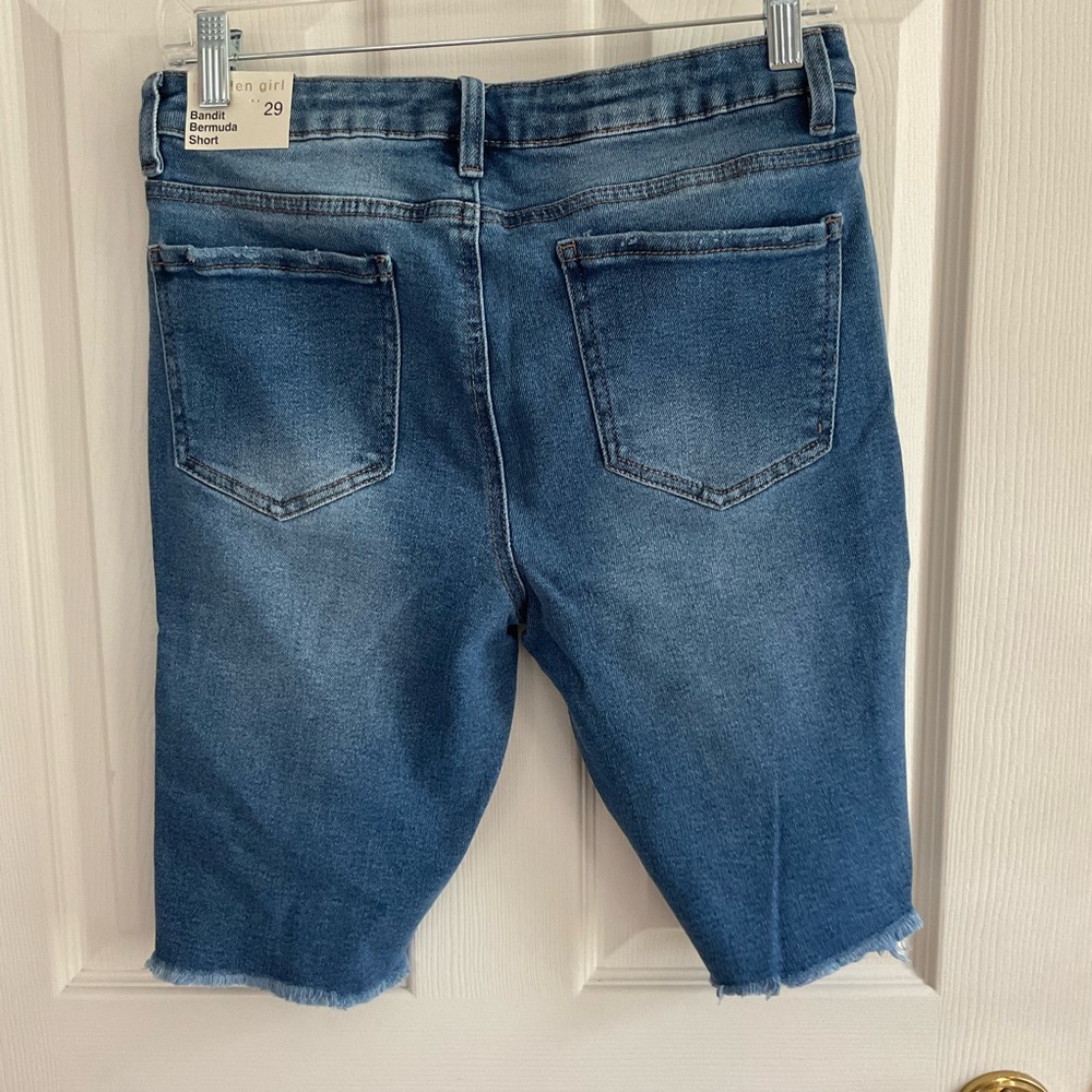 Madden Girl Bermuda Shorts - Picture 4 of 6